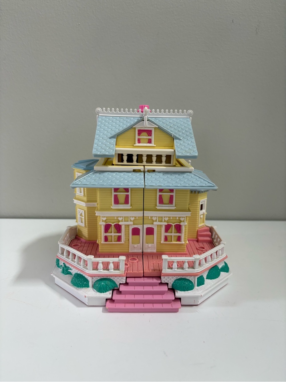 Vintage 1995 Polly Pocket Bluebird Pop-Up Party Clubhouse Mansion Playset